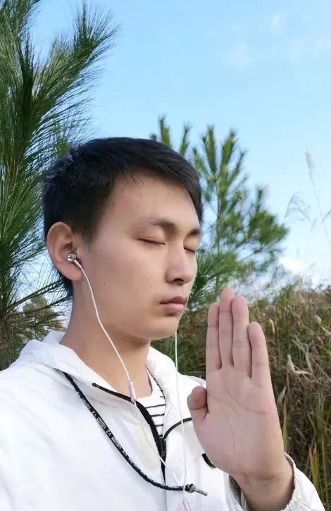 戒色半年吃素、行善、诵经逆袭的经历（图片对比，判若两人）-图片2